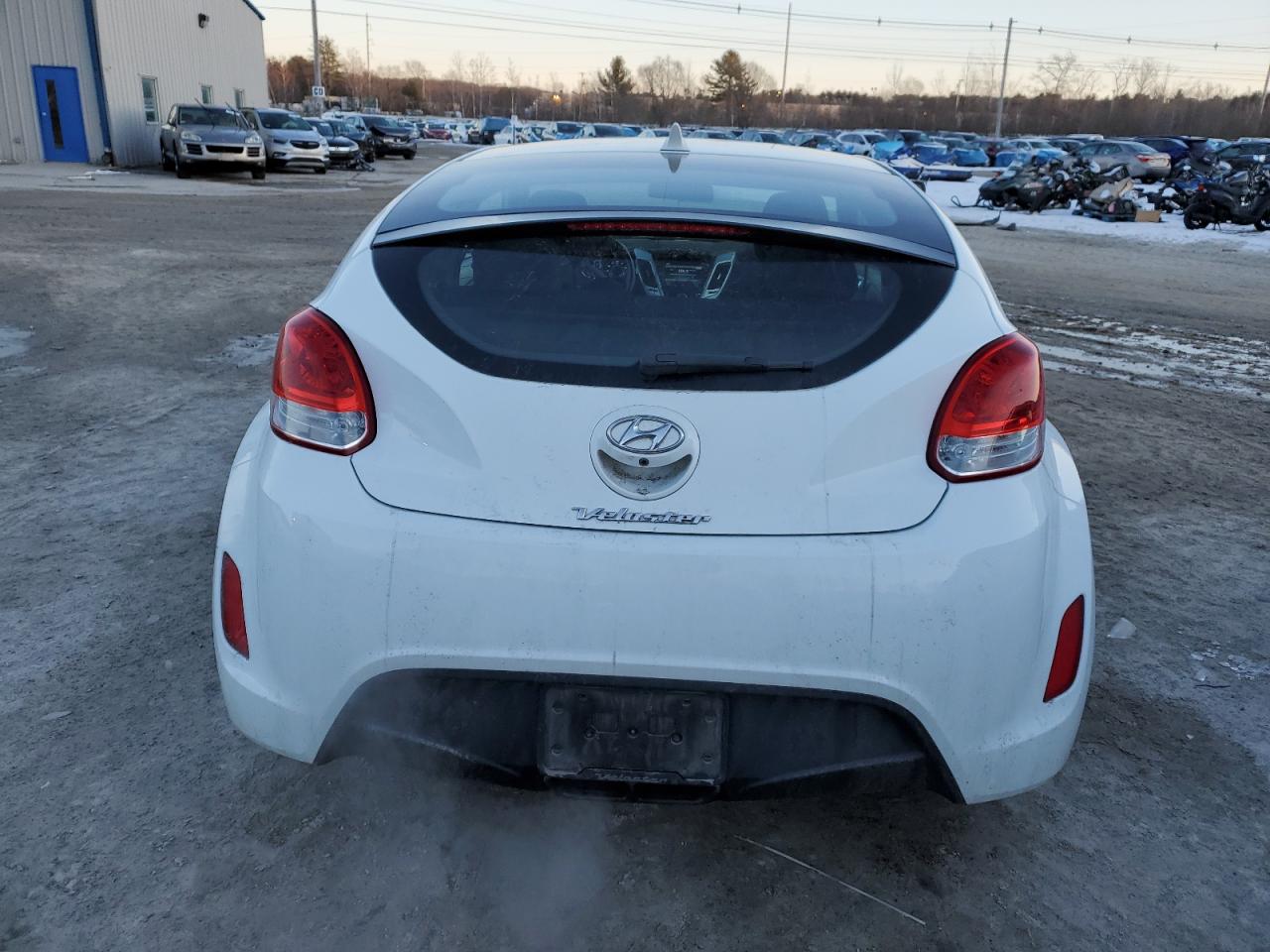 2016 Hyundai Veloster - Image 6