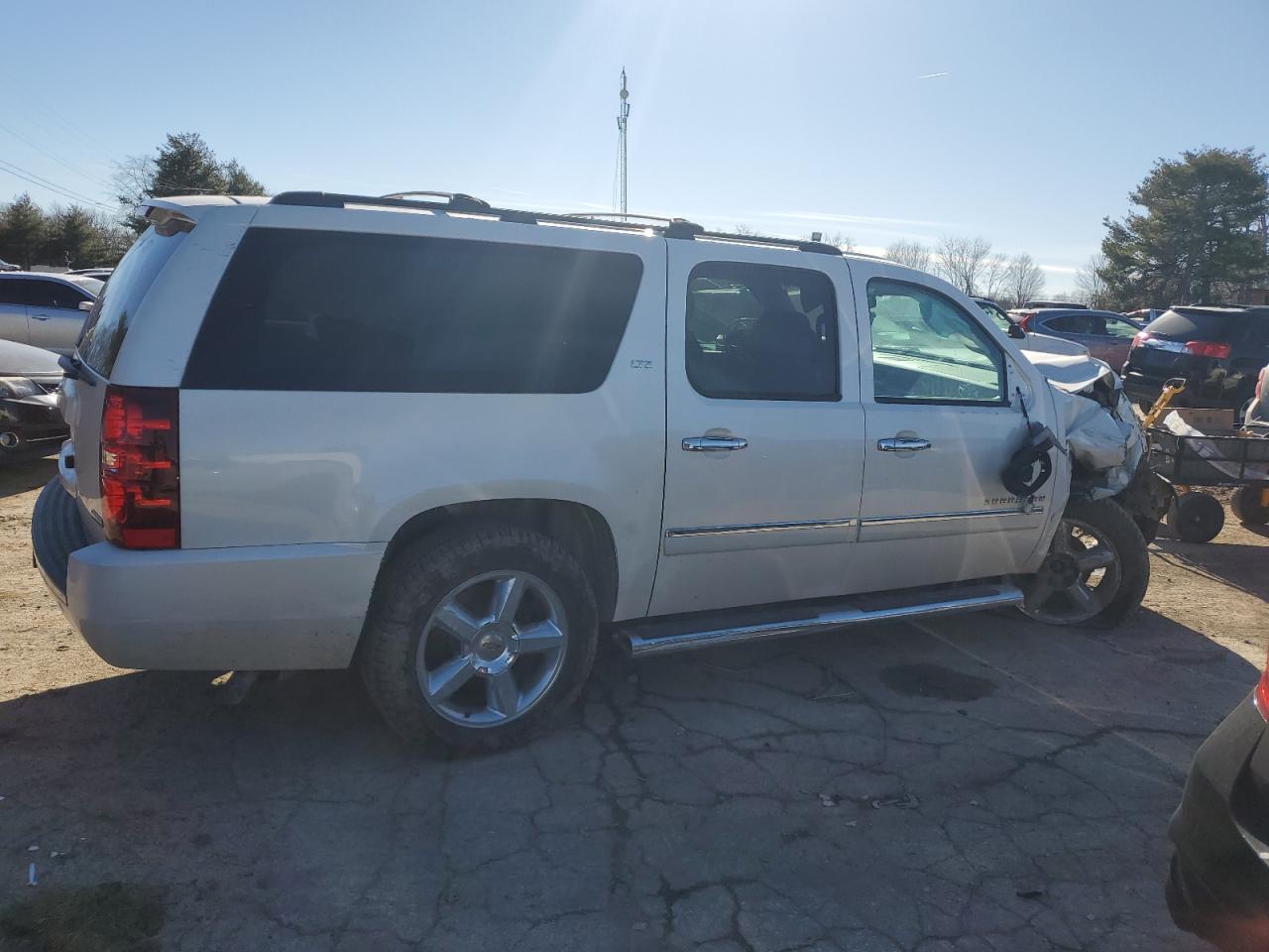 2012 Chevrolet Suburban - Image 3