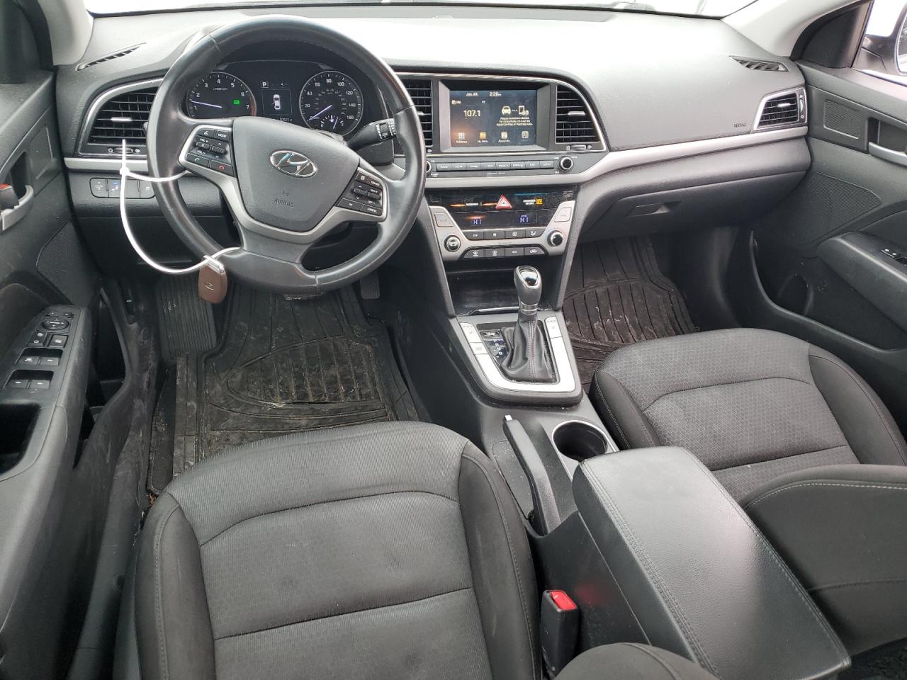 2017 Hyundai Elantra - Image 8