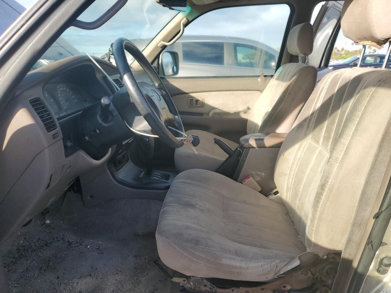 2002 Toyota 4Runner - Image 7