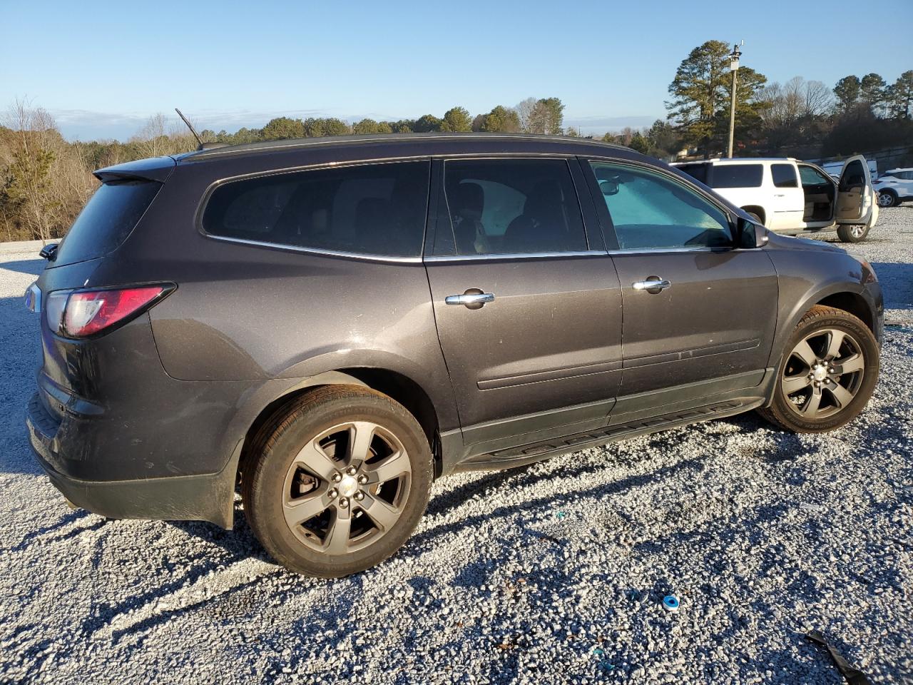 2017 Chevrolet Traverse - Image 3