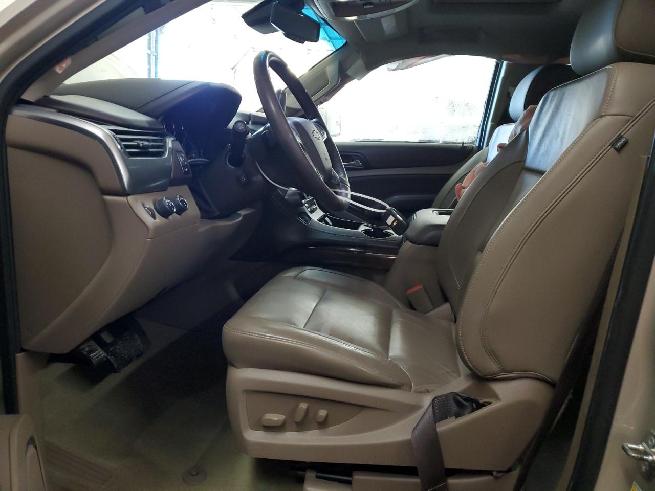 2017 Chevrolet Suburban - Image 7