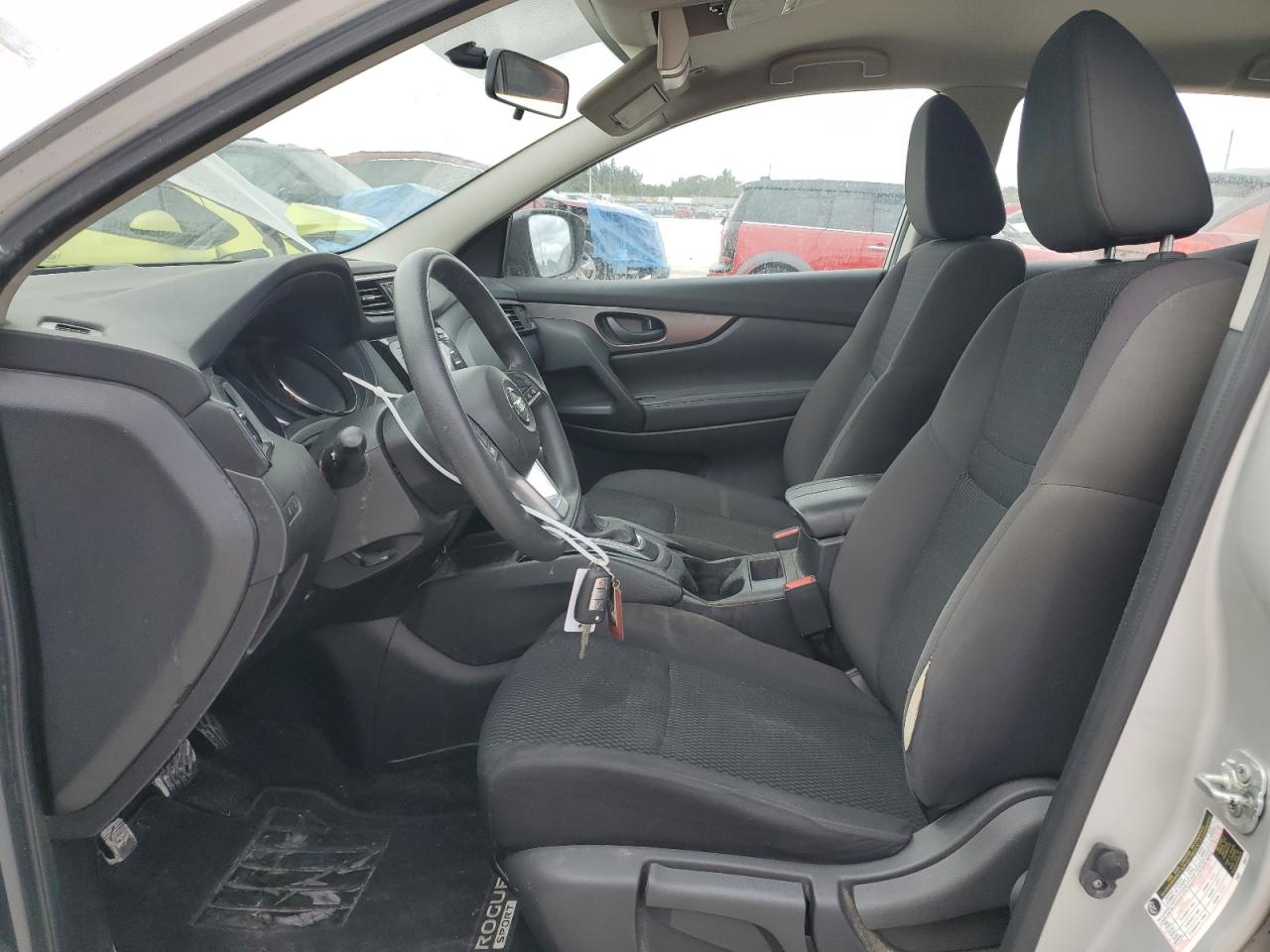 2017 Nissan Rogue - Image 7