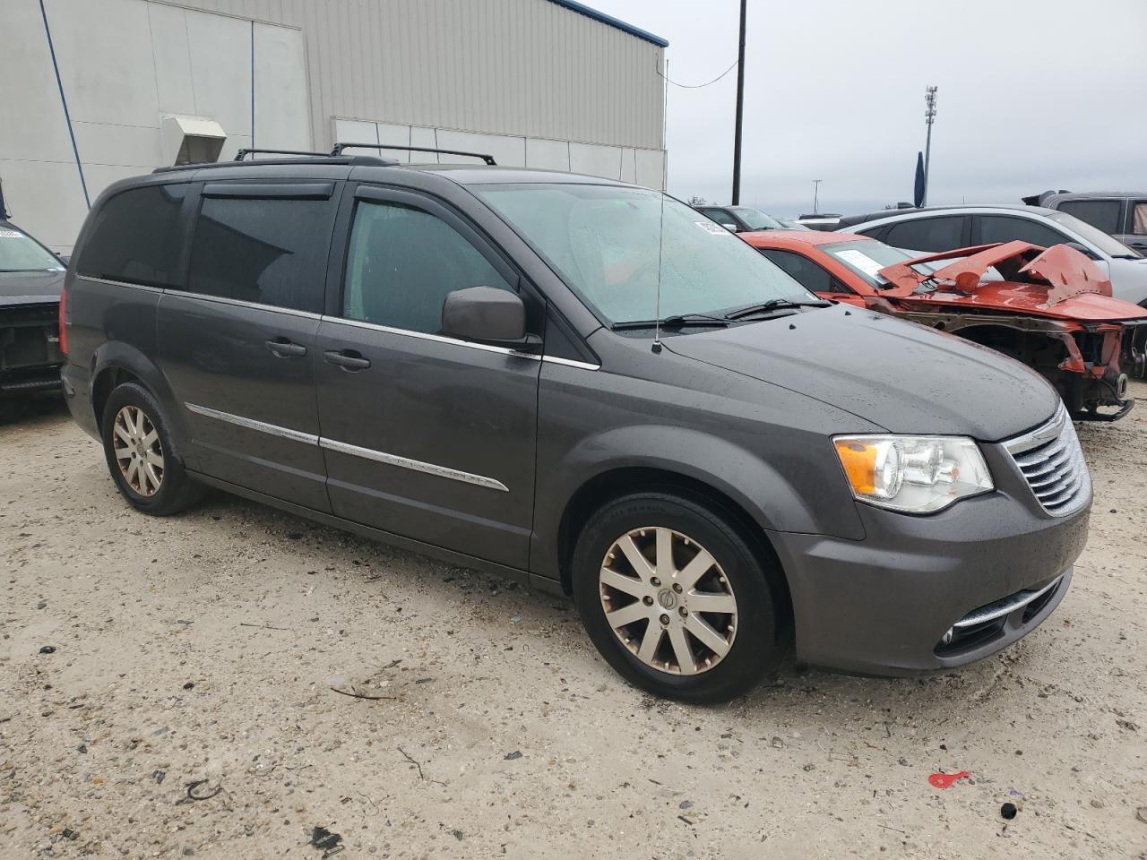 2020 Chrysler Town & Country - Image 4