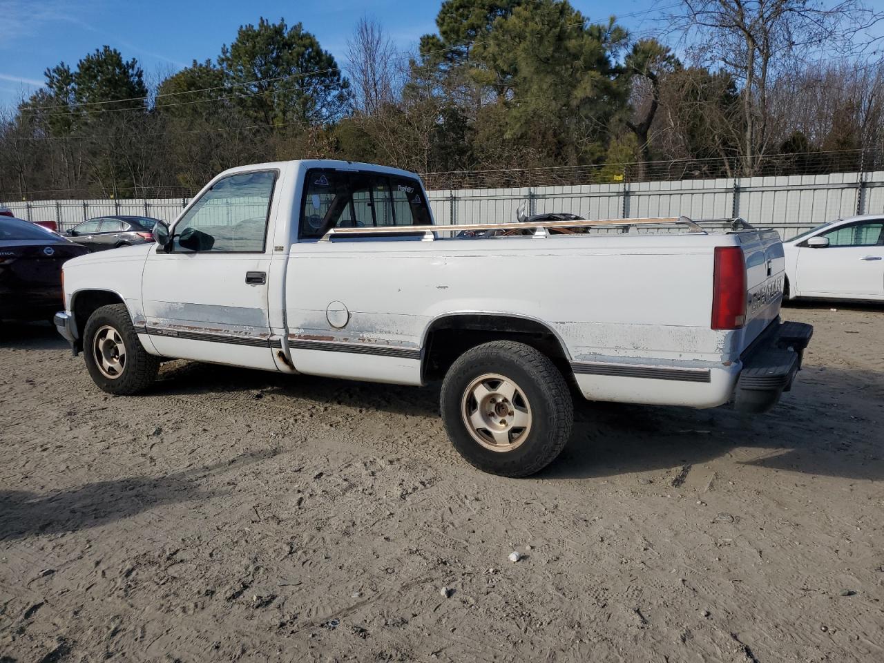 1988 Chevrolet GMT-400 - Image 2