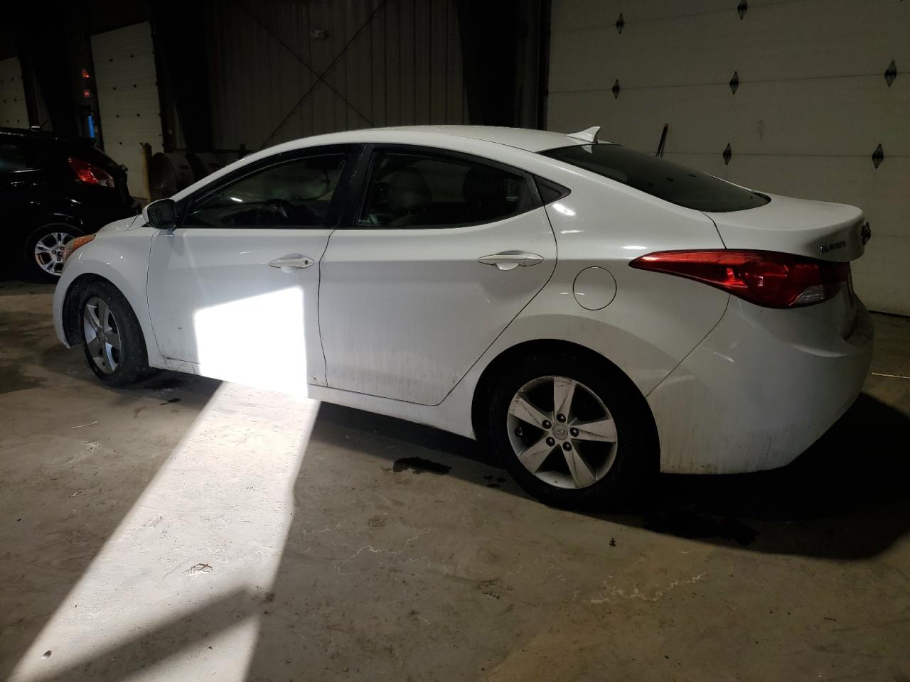 2013 Hyundai Elantra - Image 2