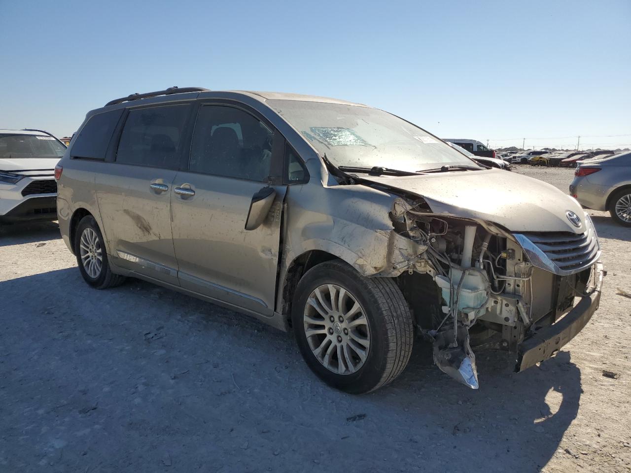 2015 Toyota Sienna - Image 4