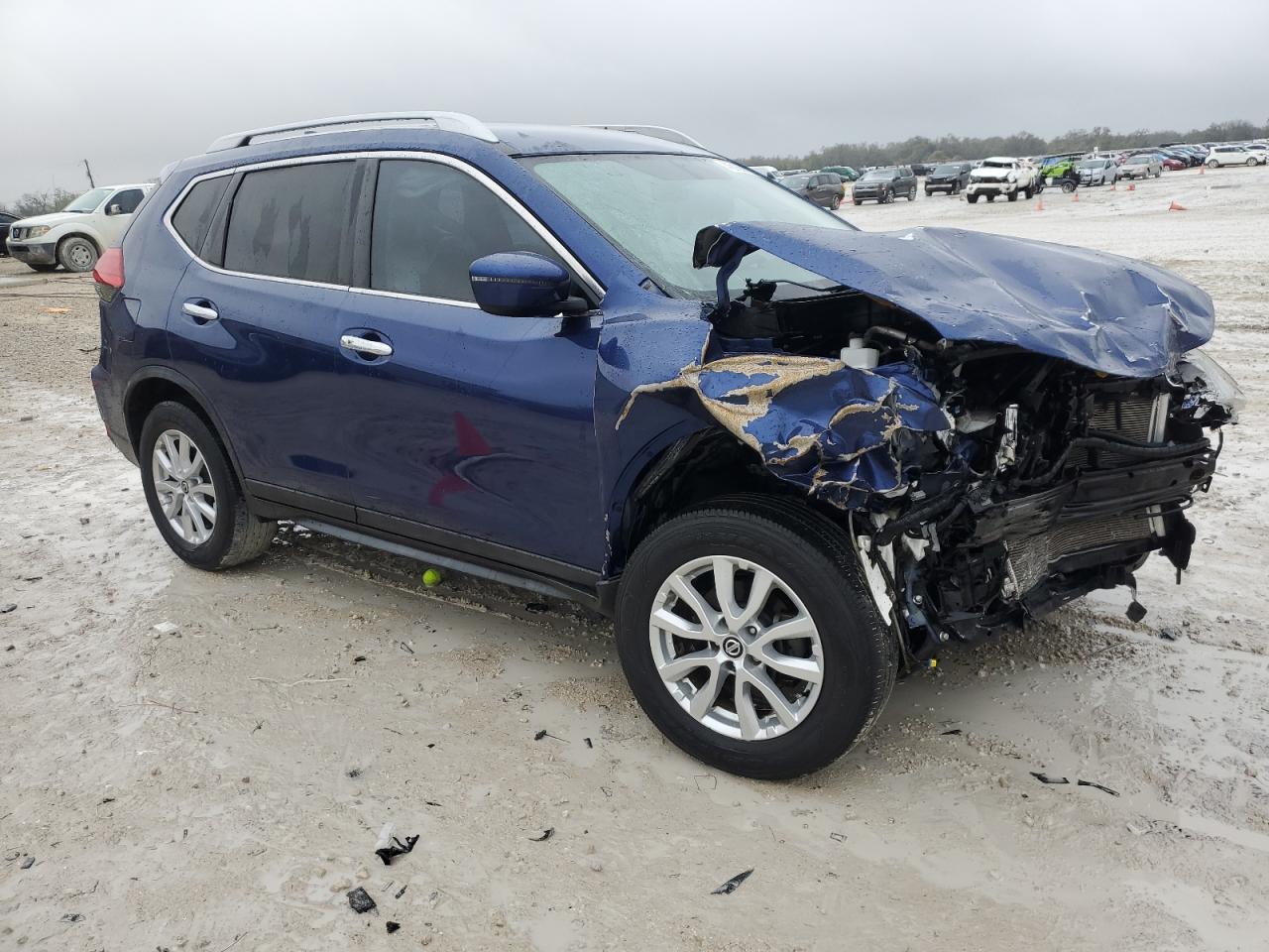 2017 Nissan Rogue - Image 4