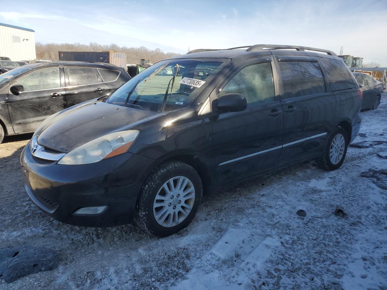 2009 Toyota Sienna - Image 1