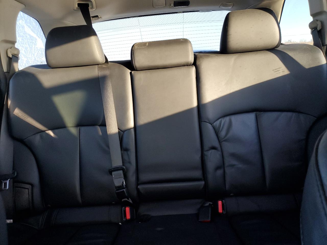 2011 Subaru Outback - Image 10