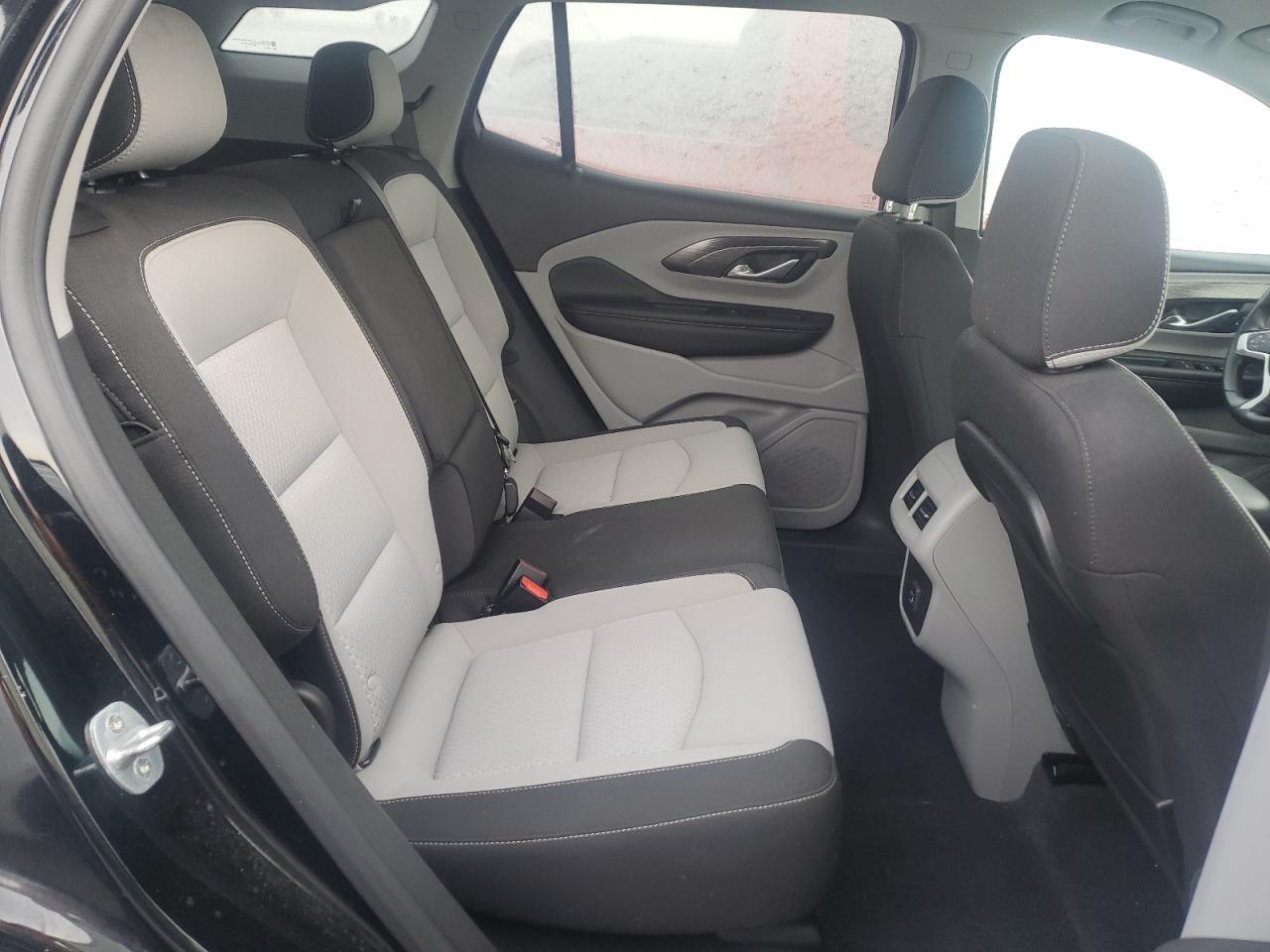 2022 GMC Terrain - Image 11