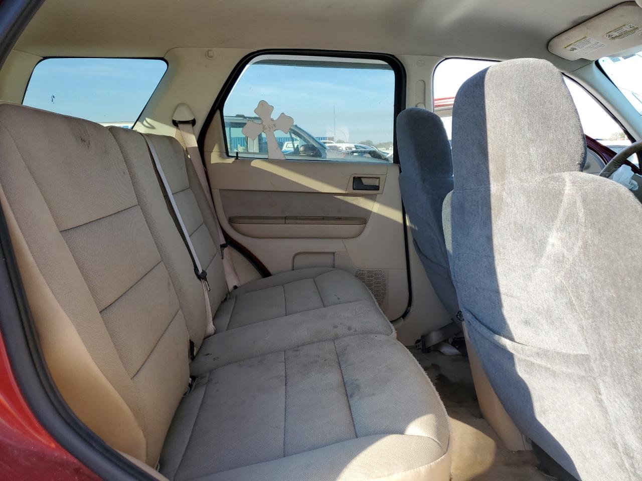 2010 Ford Escape - Image 11