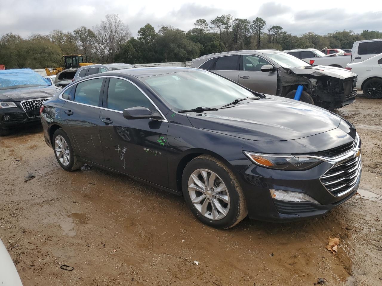 2023 Chevrolet Malibu - Image 4