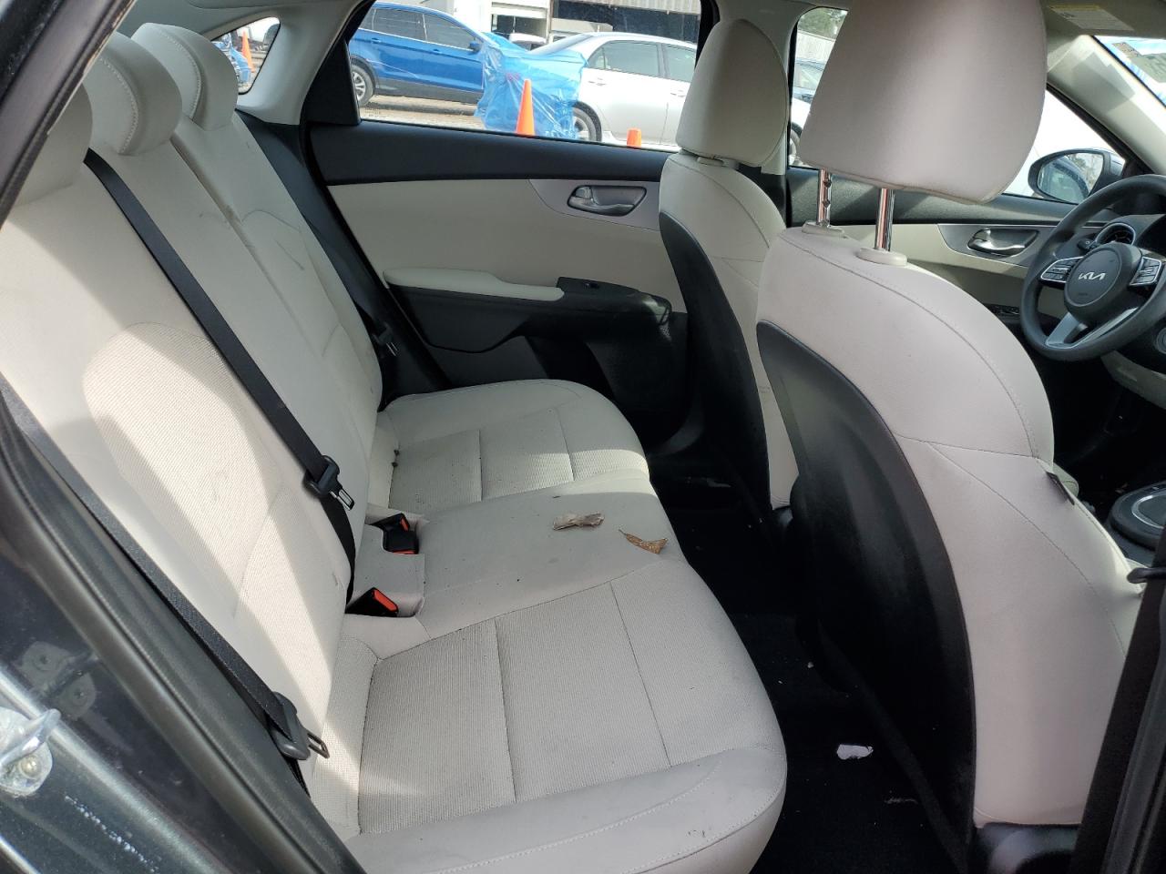 2022 Kia Forte - Image 11