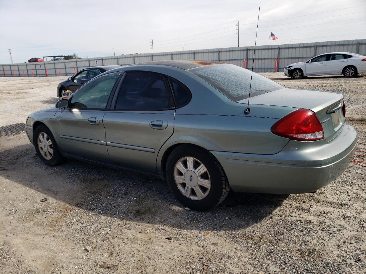 2006 Ford Taurus - Image 2