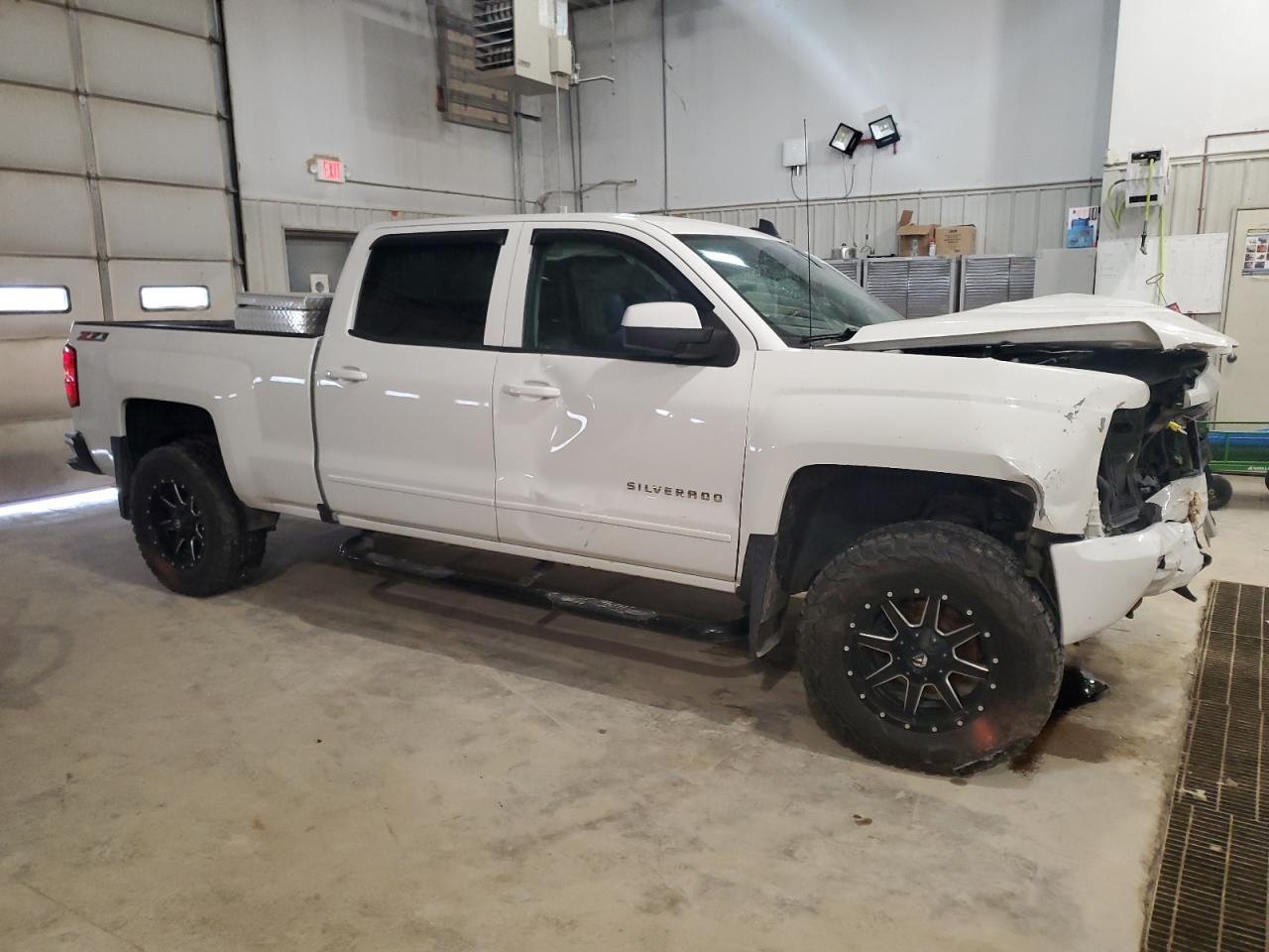 2016 Chevrolet Silverado - Image 4