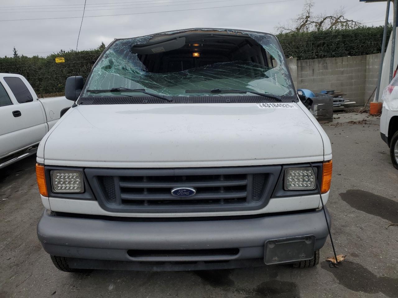 2006 Ford Econoline - Image 5