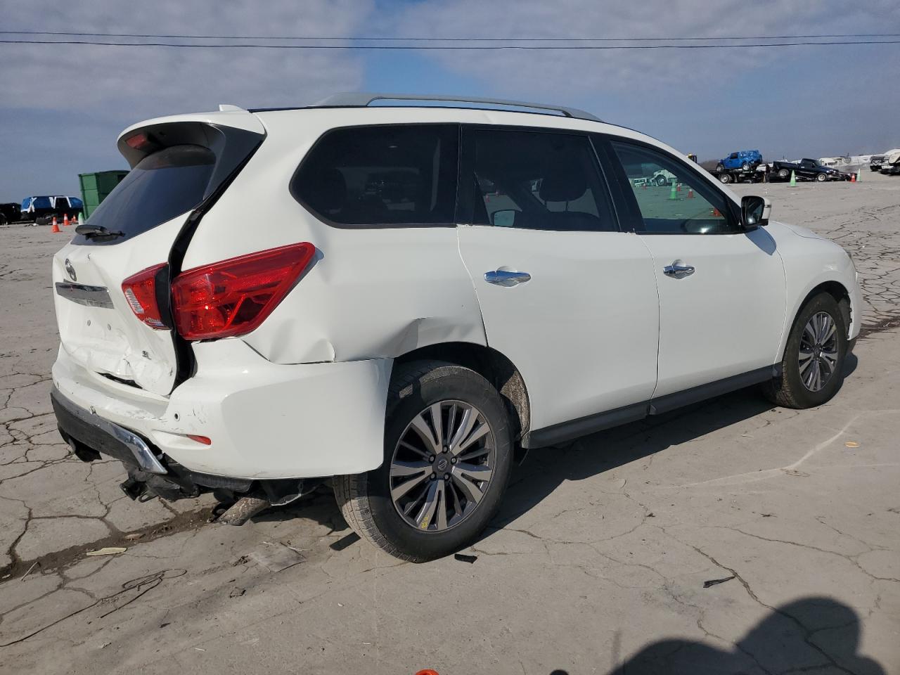 2020 Nissan Pathfinder - Image 3