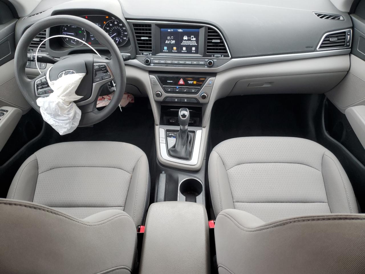 2018 Hyundai Elantra - Image 8
