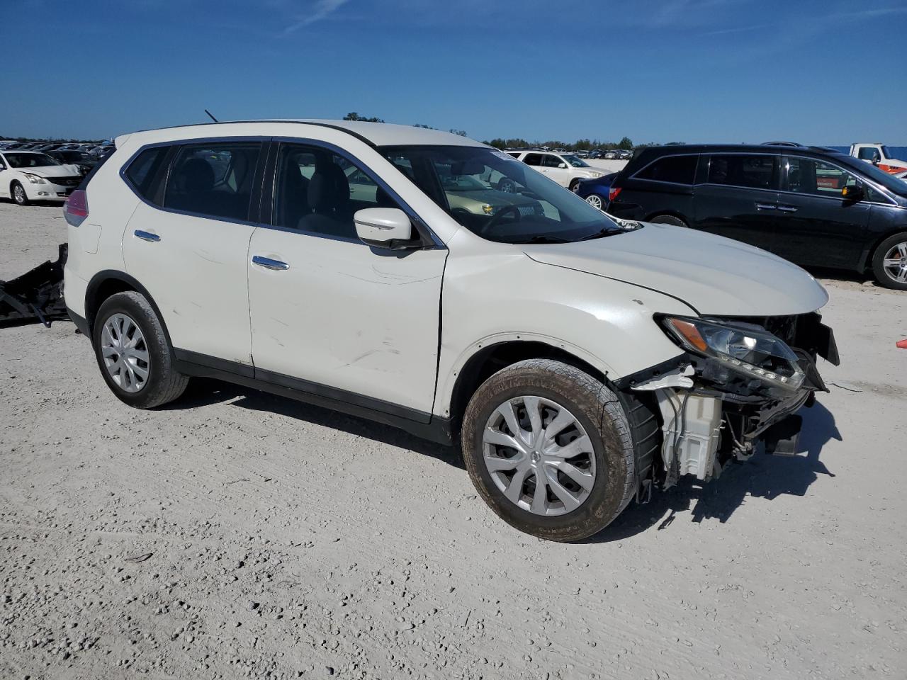2015 Nissan Rogue - Image 4