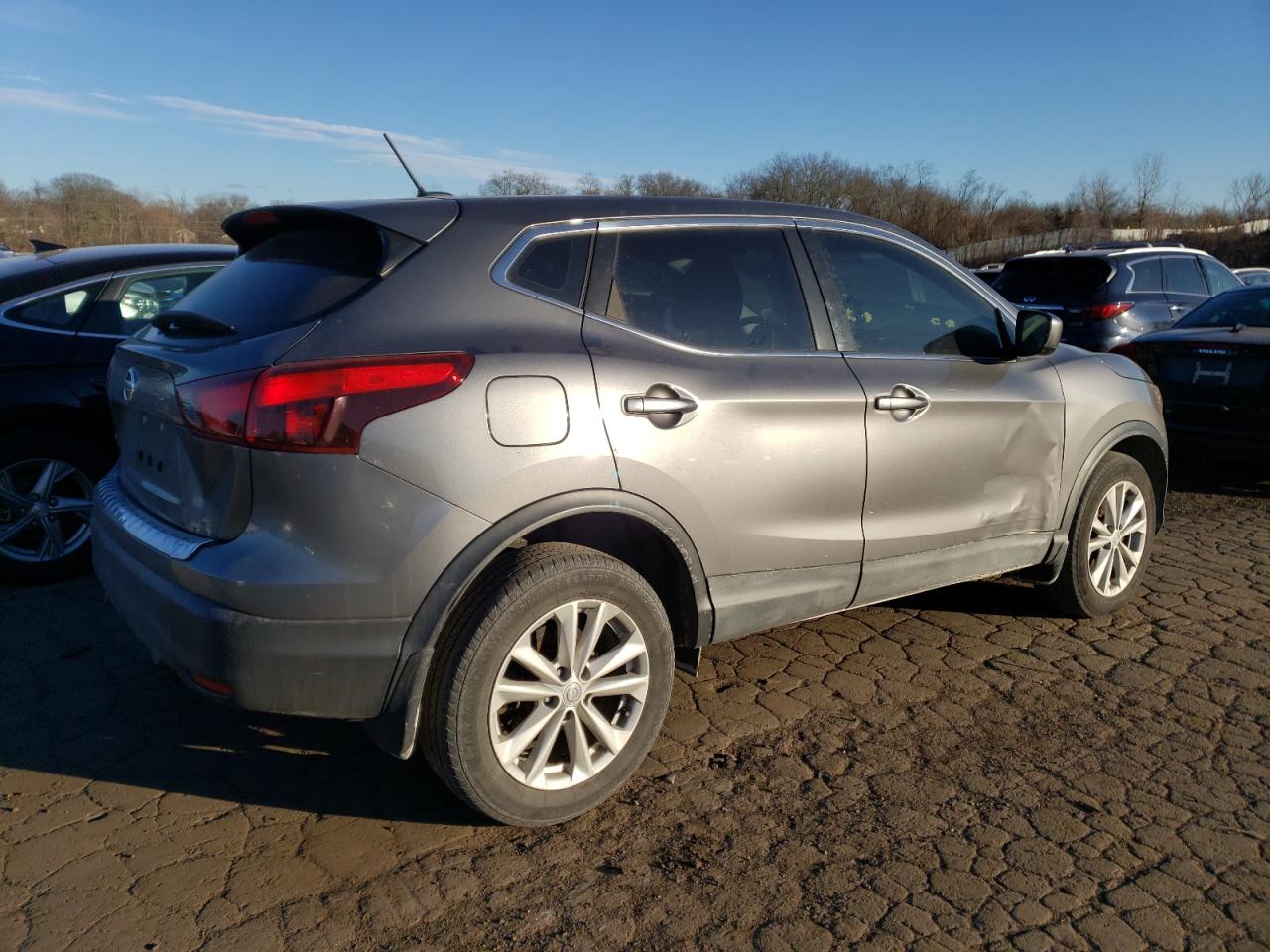 JN1BJ1CP8HW033764 NISSAN ROGUE 2017