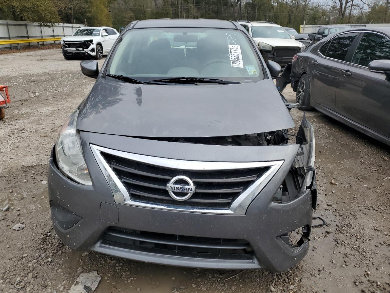 2019 Nissan Versa - Image 5