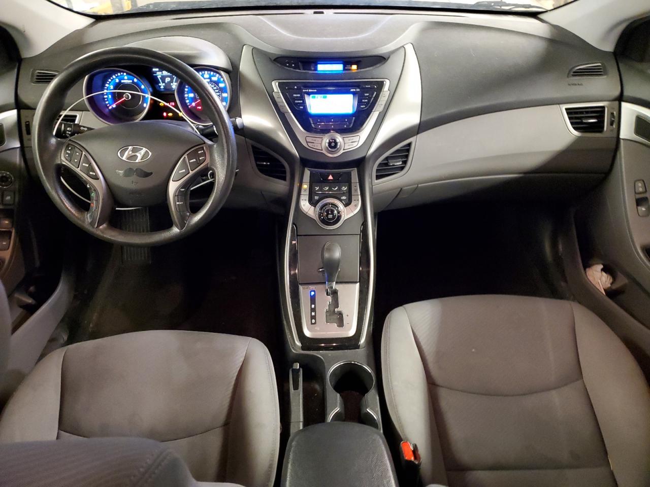 2013 Hyundai Elantra - Image 8