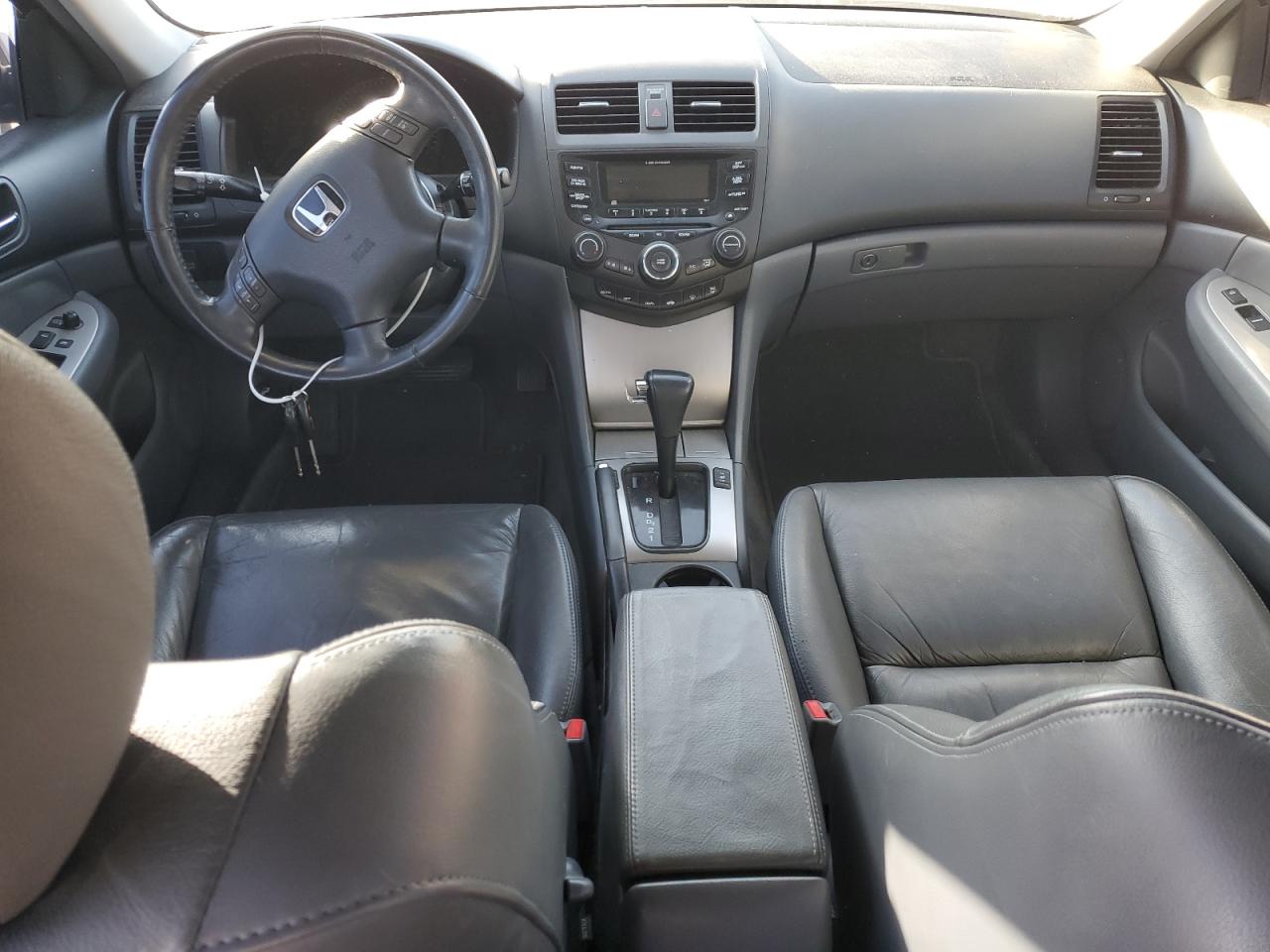 2005 Honda Accord - Image 8