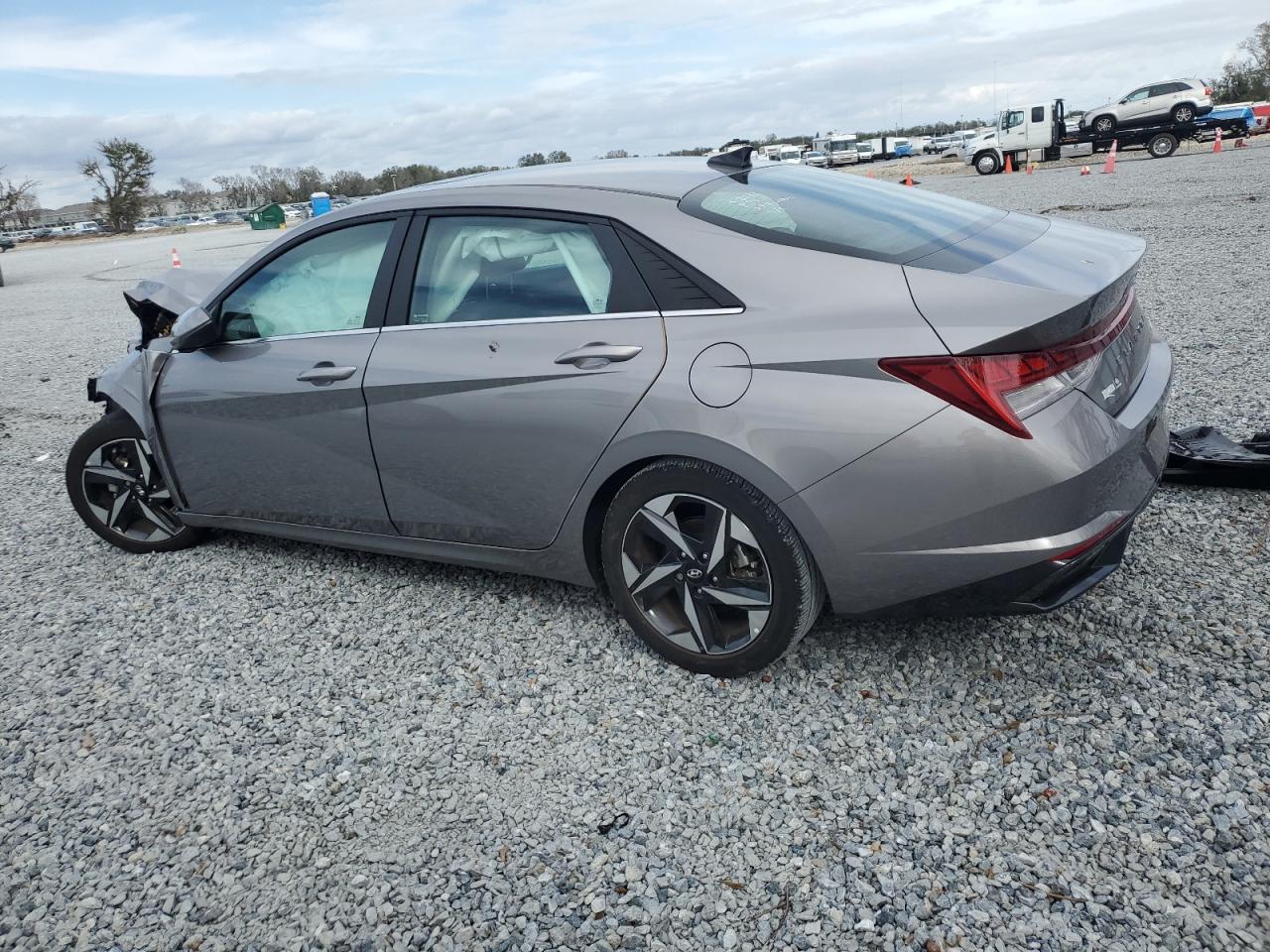 2023 Hyundai Elantra - Image 2