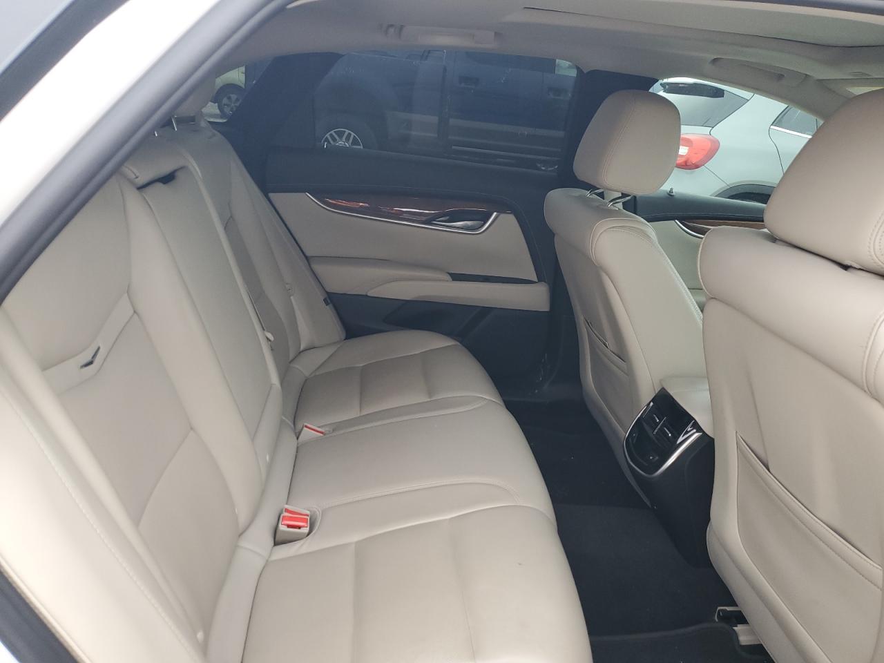 2019 Cadillac XTS - Image 10