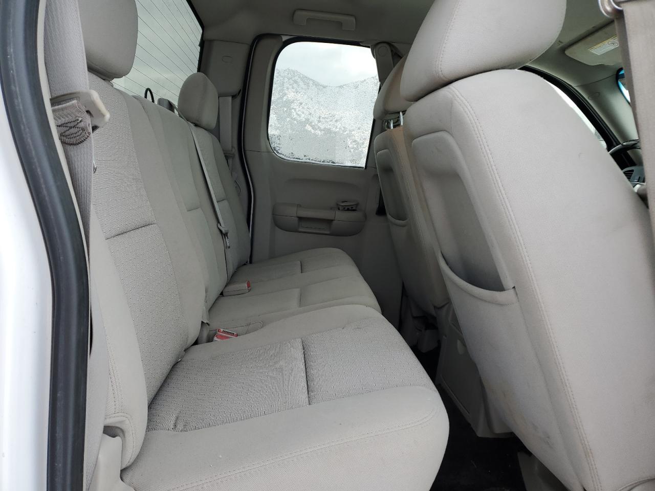 2011 Chevrolet Silverado - Image 10