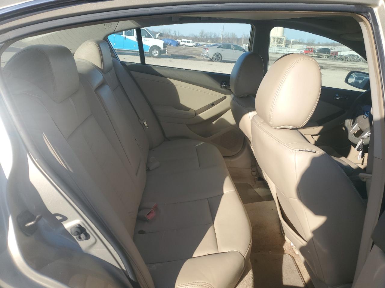 2010 Nissan Altima - Image 10