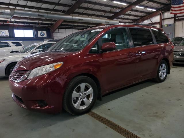 2017 Toyota Sienna Le na sprzedaż w East Granby, CT - Minor Dent/Scratches