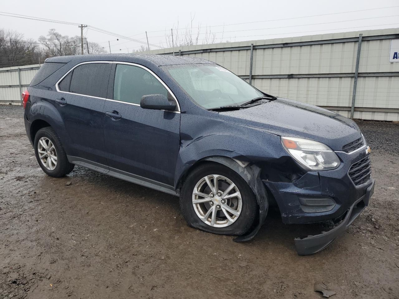 2017 Chevrolet Equinox - Image 4