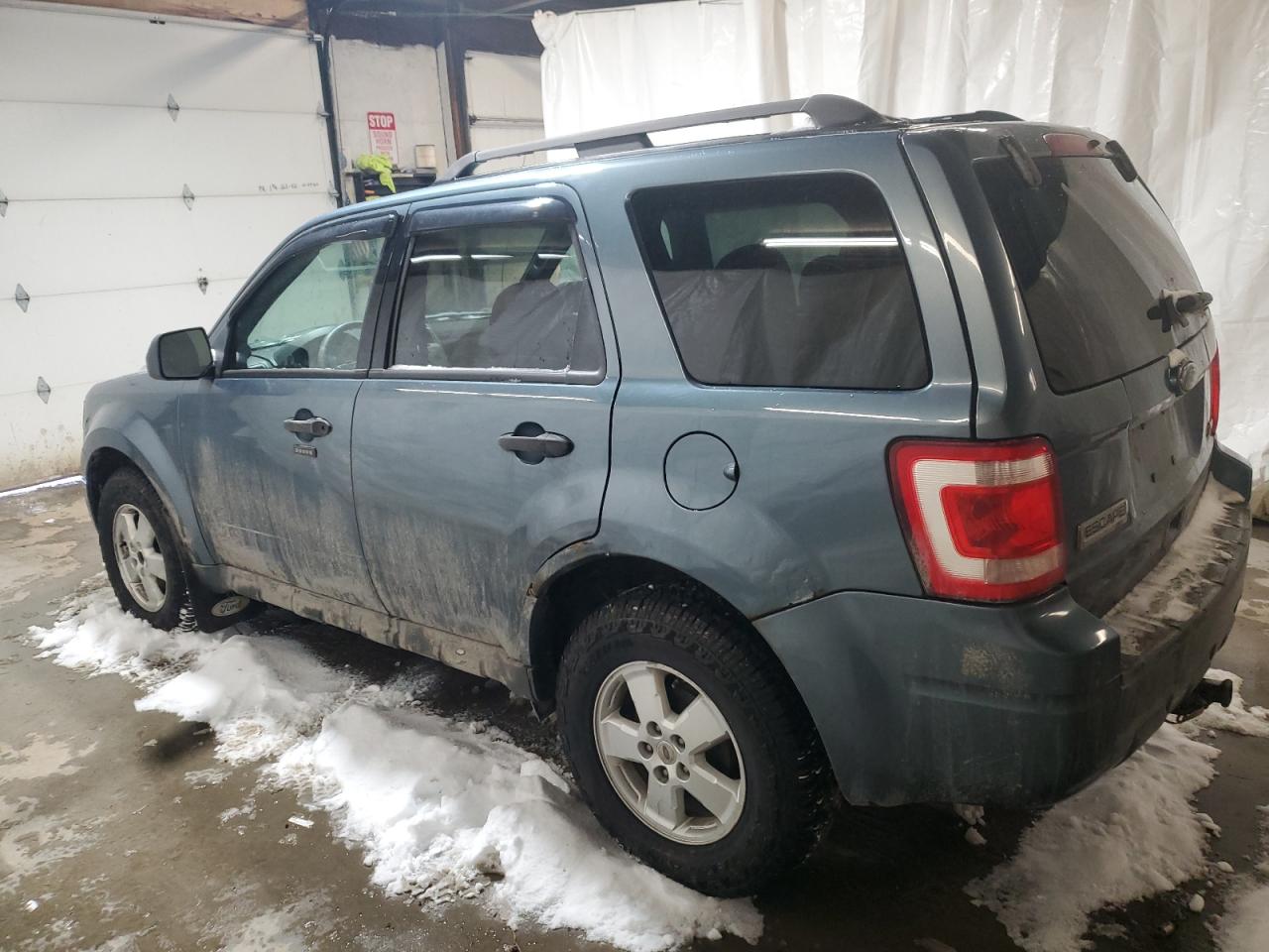 2010 Ford Escape - Image 2