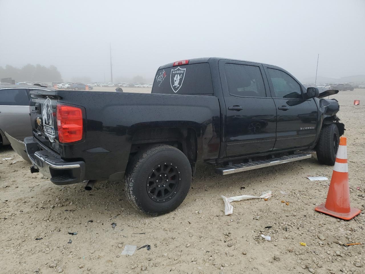 2015 Chevrolet Silverado - Image 3