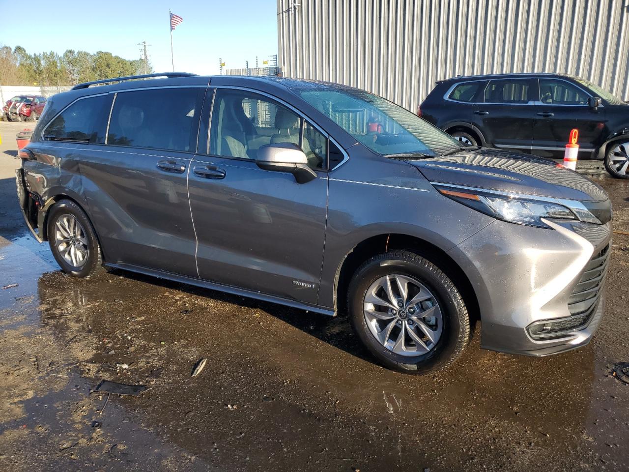 2021 Toyota Sienna - Image 4