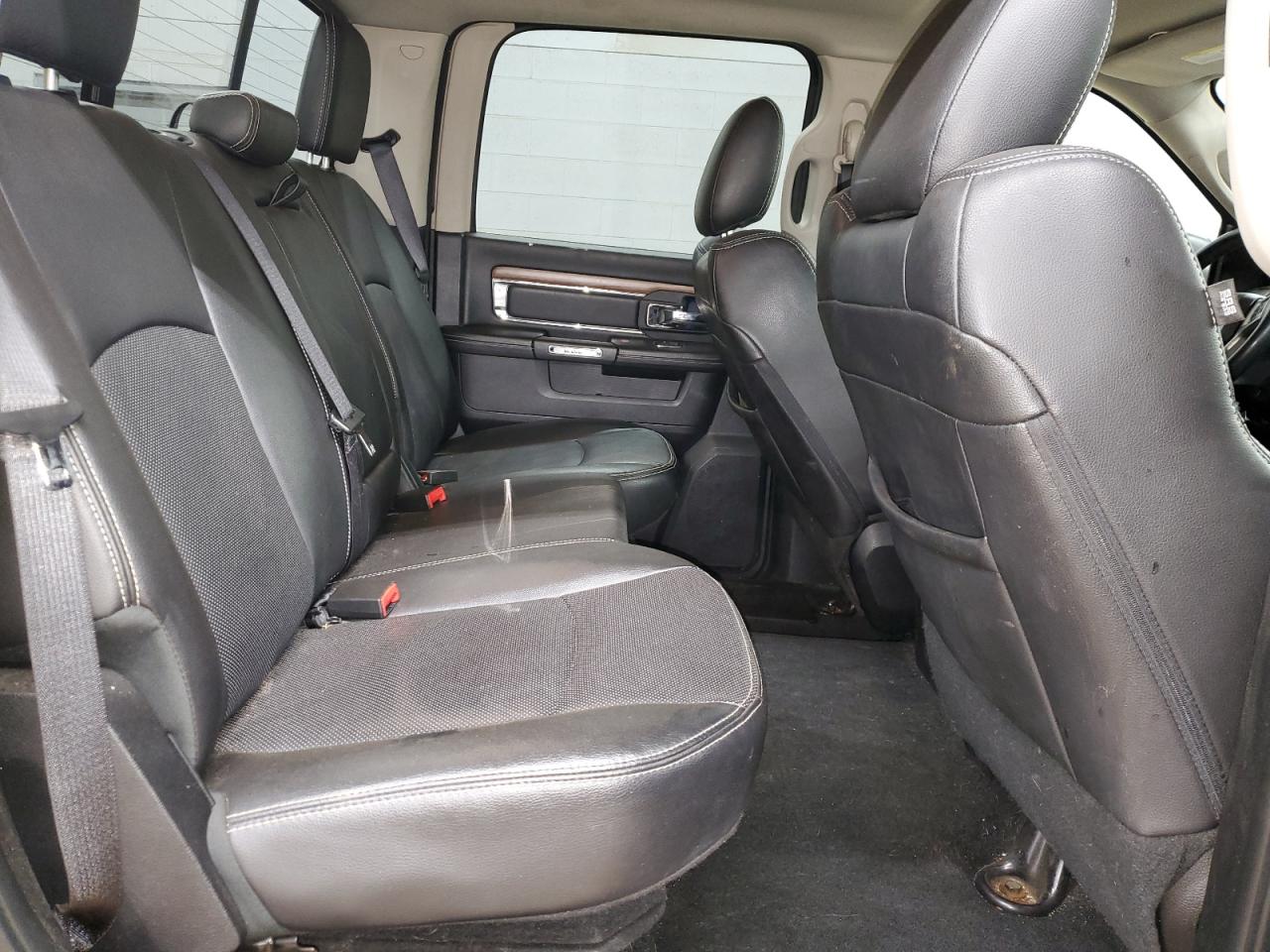 2015 RAM 1500 - Image 10