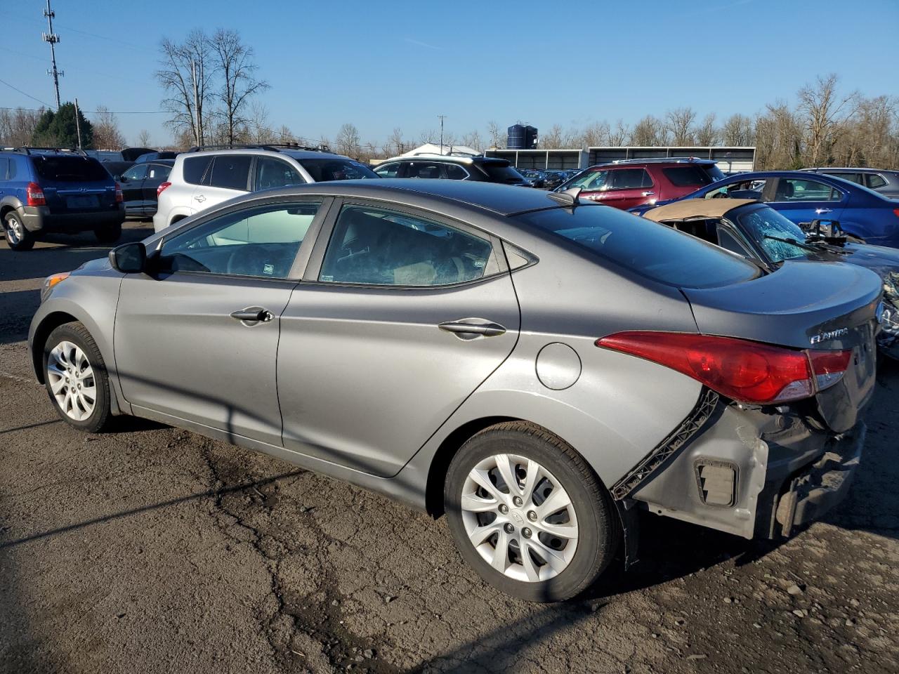 2012 Hyundai Elantra - Image 2