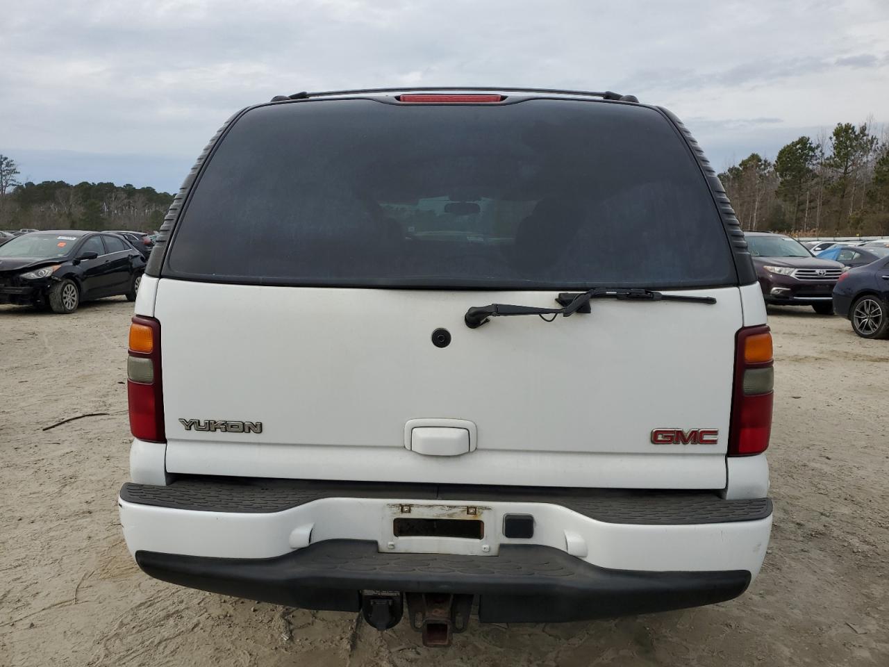 2003 GMC Yukon - Image 6