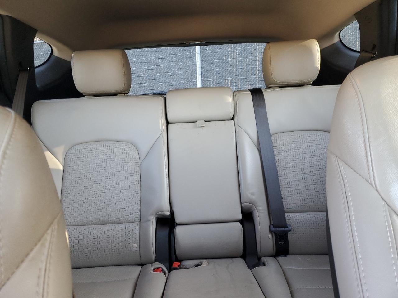 2014 Hyundai Santa Fe - Image 10