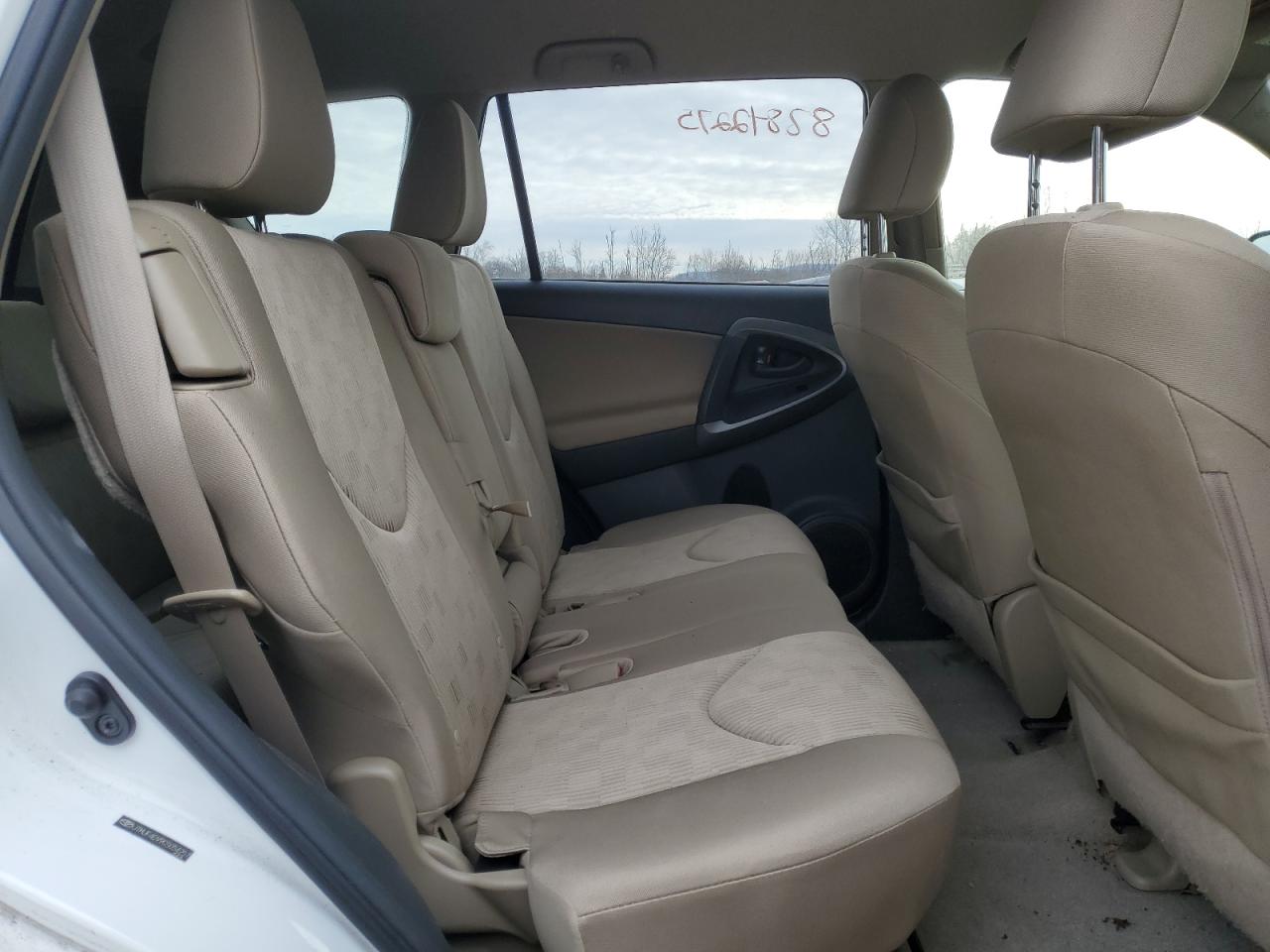 2012 Toyota RAV 4 - Image 11