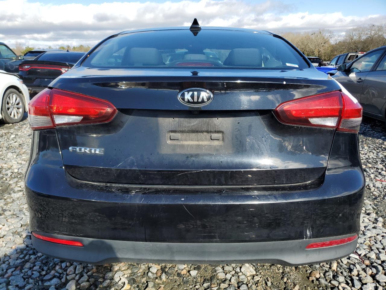2018 Kia Forte - Image 6