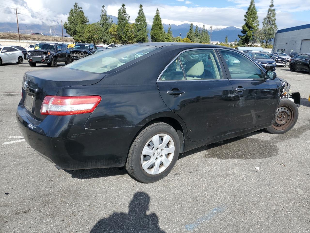 2011 Toyota Camry - Image 3