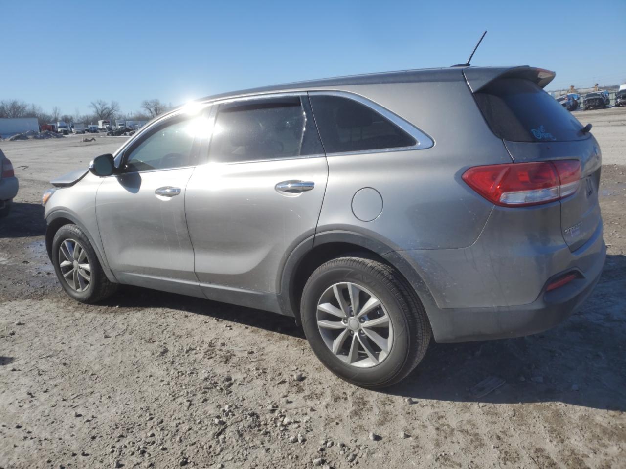 2018 Kia Sorento - Image 2