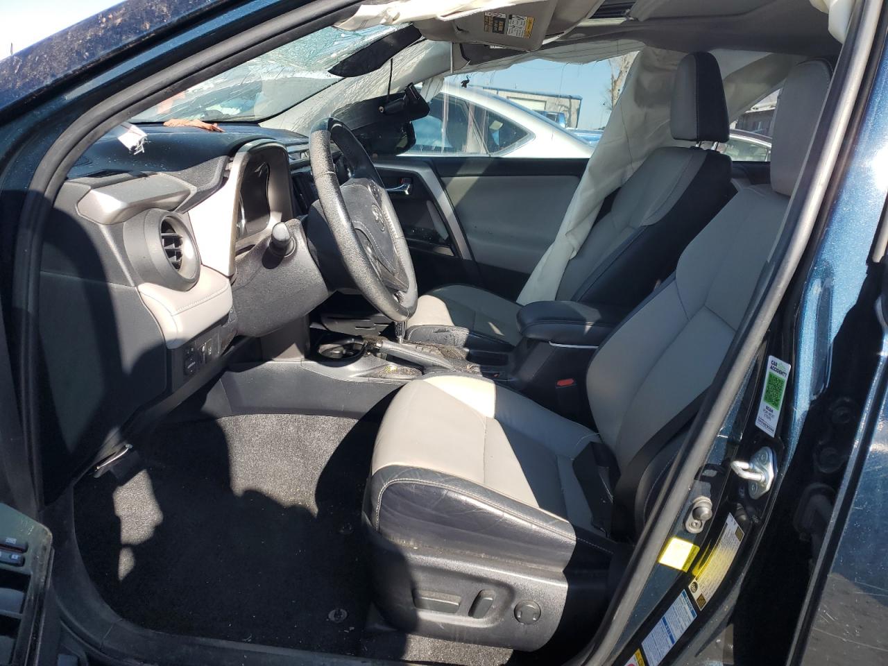 2018 Toyota RAV 4 - Image 7