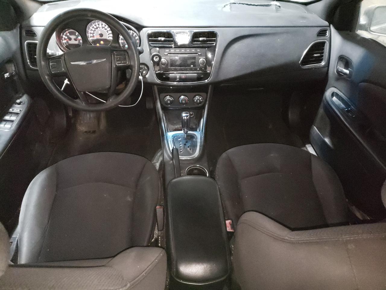 2014 Chrysler 200 - Image 8