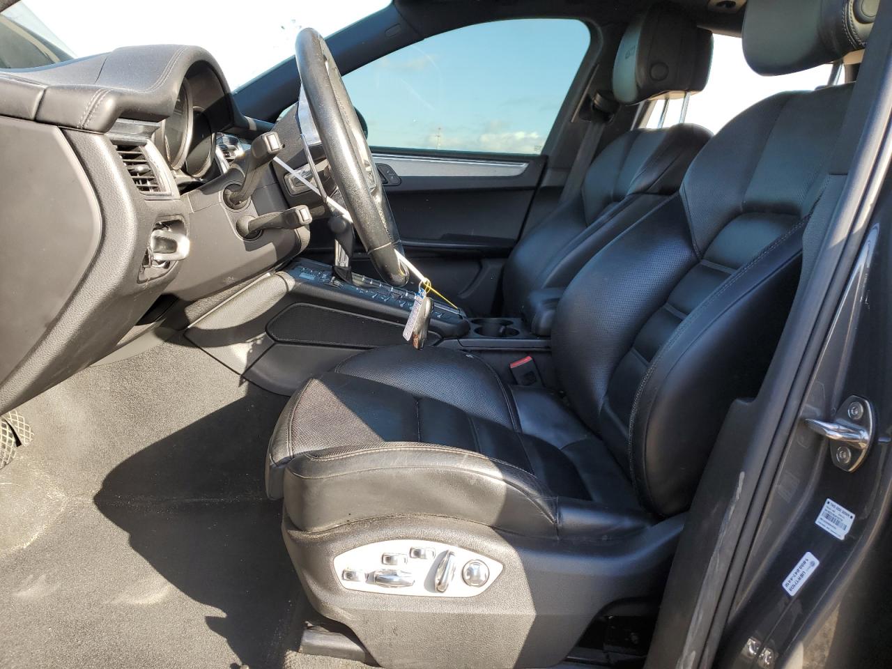 2018 Porsche Macan - Image 7