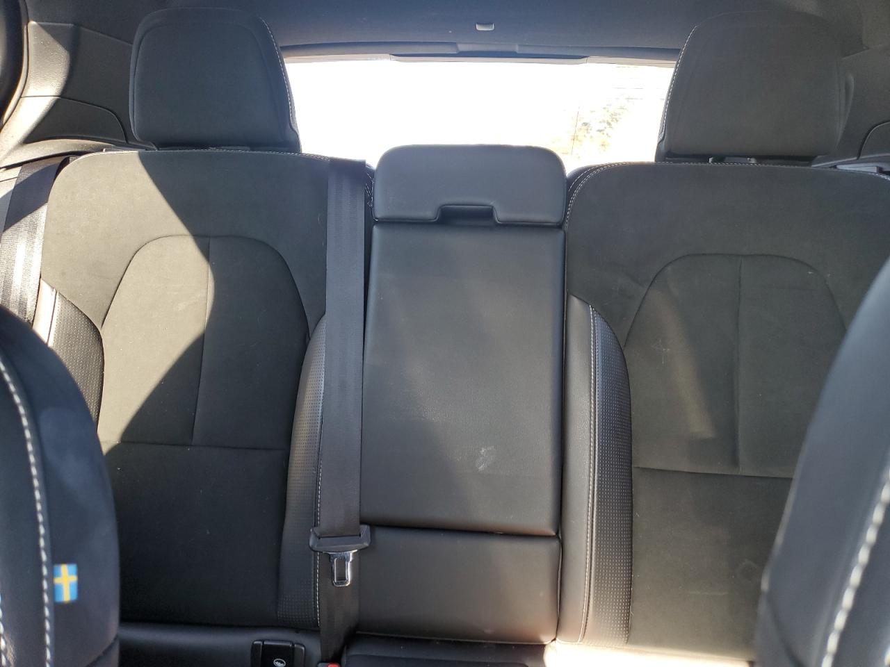 2020 Volvo XC40 - Image 10