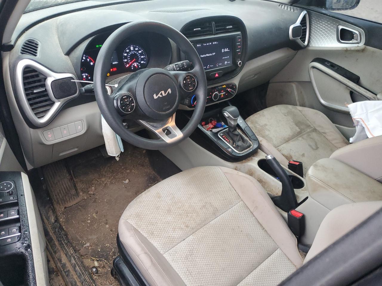 2022 Kia Soul - Image 8